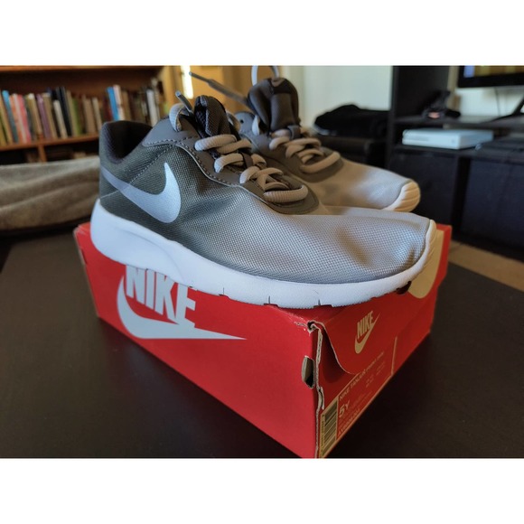 NIKE AV8808 001 Tanjun Print (GS) 5Y - Picture 8 of 9